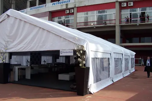 Montaje de carpas para eventos corporativos